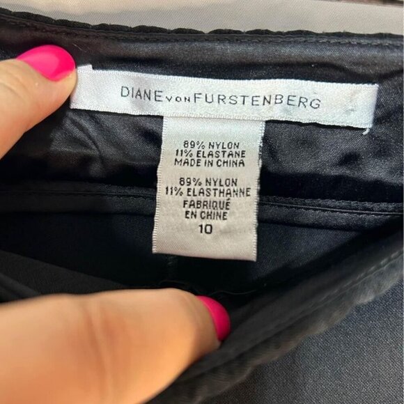 Diane VonFurstenburg woman’s black moto pants. Size 10. Authenticity tag. - Picture 4 of 11